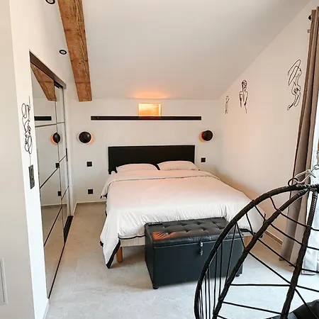 Au Coeur De *